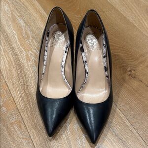 Vince Camuto Size 9 - Black Pointed Toe Heels